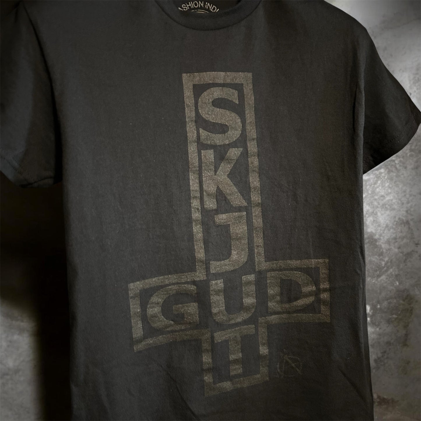 Skjut Gud - T-Shirt (black on black)