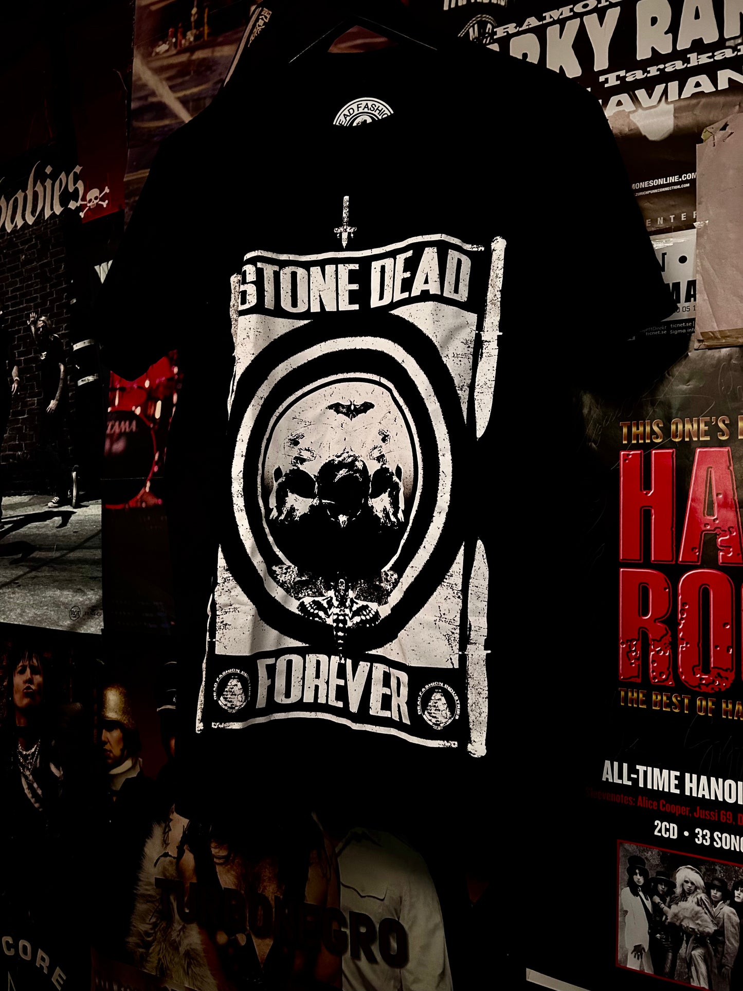 Stone Dead Forever - T-Shirt
